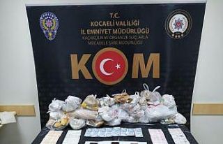 Kocaeli’de iş yerlerine sahte para vermeye çalışan...