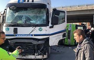 Kocaeli’de otobüsle tanker çarpıştı: 20’ye...