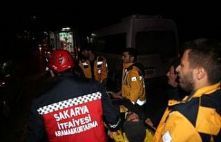 Kontrolden çıkan minibüs devrildi: 1 ölü, 4 yaralı