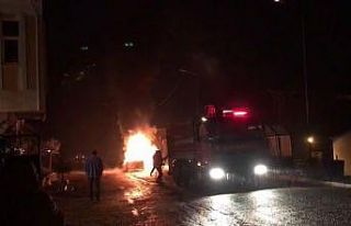 Motorundan sesler gelmeye başlayınca park ettiği...