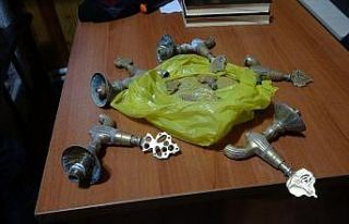 Musluk hırsızı, caminin güvenlik kamerasına yakalandı