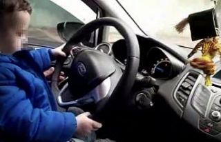 (Özel) İstanbul’da çocuğa otomobil kullandıran...