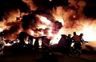 Rusya’da 12 bin metrekarelik depoda yangın