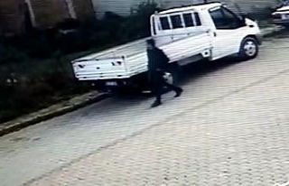 Samsun’da araçtan hırsızlık kamerada