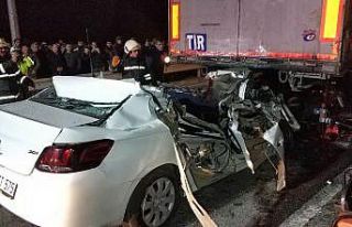 Samsun’da otomobil tırın altına girdi: 1 ölü