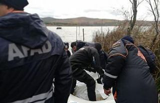 Göle düşen gencin cesedine ulaşıldı
