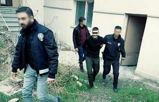 Silahla adam kaçıran 2 şüpheli polis tarafından...