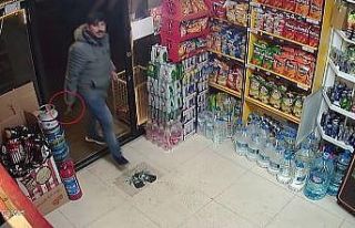 Siparişi gelmeyen şahsın silahla marketi bastığı...