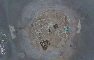 Suların çekilmesiyle ortaya çıkan höyüğün...