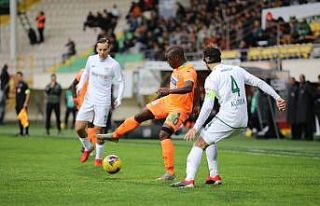 Alanyaspor'dan müthiş geri dönüş