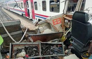 Tren rayında kaza: 1 ölü 3 yaralı
