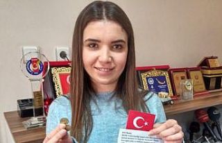 Ülkü Ocakları esnafa siftah parası dağıttı