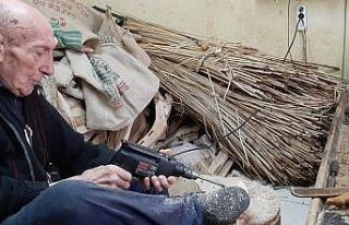 Yarım asırdan fazla semercilik yapıyor