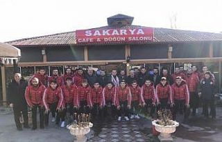 1308 Osmaneli Belediye Sporlu futbolcular kahvaltıda...