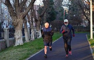 40 yıldır koşuyor, şimdi yarışa hazırlanıyor