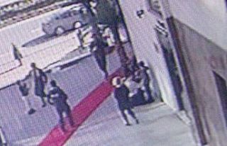 9 yaşındaki çocuk 2. kattan beton zemine düşerek...