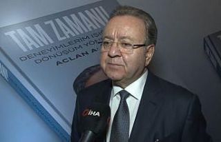 Aclan Acar ‘Tam Zamanı’ adlı kitabını tanıttı