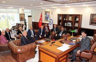 ADÜ Rektörü Aldemir, sendika temsilcileri ile bir...