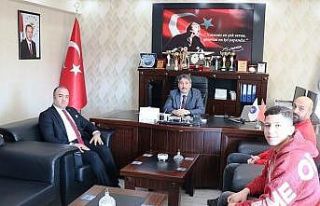 Ağrılı Boksör Ferhat İncekaya gümüş madalya...