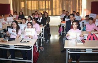 Aliağa’da 16 bin 964 öğrenci karne heyecanı...