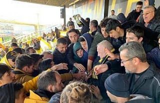 Aliağa’da taraftarlara ücretsiz forma