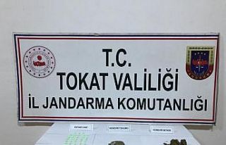 Ankara’dan getirilen uyuşturucuları piyasaya süreceklerdi