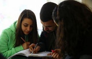 Aydınlı gençler etüt merkezleriyle hayallerine...