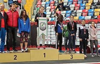 Aydınlı Saadet’ten çifte madalya