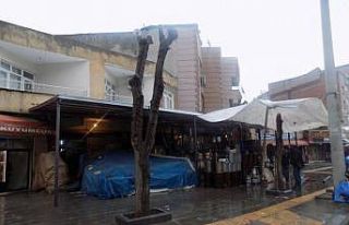 Bağlar belediyesi kaldırım işgallerini kaldırdı