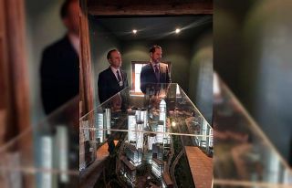 Bakan Albayrak, Davos’taki Türk Evi’ni ziyaret...