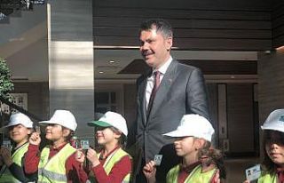 Bakan Kurum’dan minik çevrecilere karne hediyesi