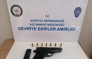 Balıkesir’de 5 silah ele geçirildi