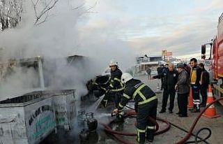 Barakadaki yangın az kalsın otomobili yakıyordu