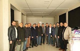 Başkan Cabbar ve meclis üyelerinden yardım toplama...