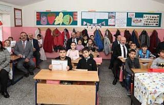 Başkan Çolakbayrakdar, öğrencilerin karne sevincine...