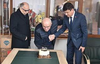 Başkan Özcan’dan Efsane Başkan’a doğum günü...