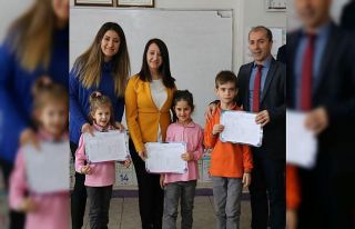 Başkan Tekin, öğrencilerin karne heyecanlarına...