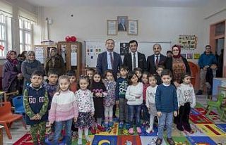 Başkan Vekili Aslan öğrencilerin karne sevincine...