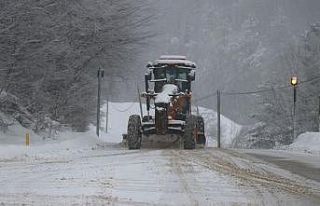 Bolu Dağı’nda kar yağışı ve sis etkili oluyor