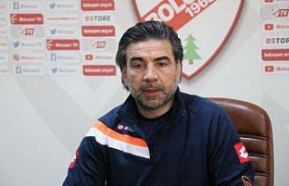 Boluspor Teknik Direktörü Özköylü, basın toplantısında...