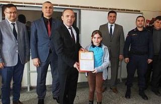 Burhaniye’de 10 bin öğrenci karne sevinci yaşadı