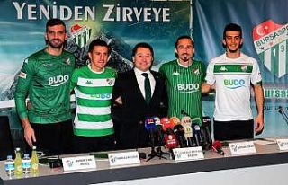 Bursaspor’da dörtlü imza