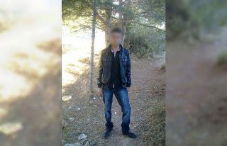 Çaldığı aküyü kendi aracına taktıran hırsızı...