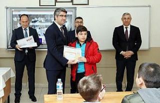 Darende’de de yarıyıl karneleri dağıtıldı