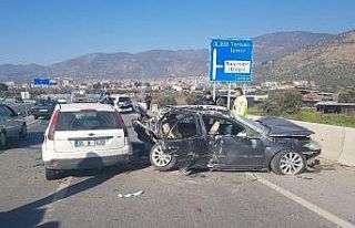 Dikkatsizlik kaza getirdi: 3’ü ağır 8 yaralı