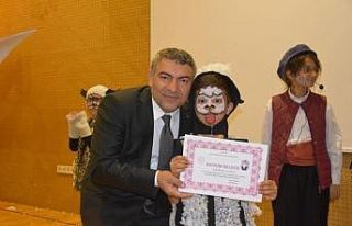 Dilovası Belediyesi’nden öğrencilere karne hediyesi