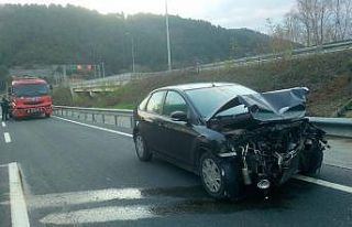 Direksiyon hakimiyetini kaybeden sürücü bariyerlere...