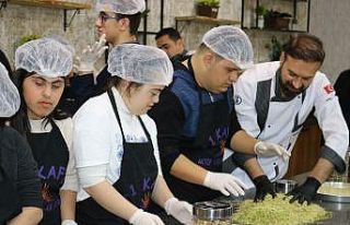 Down Sendromlu +1 Kafe çalışanları kadayıf ve...