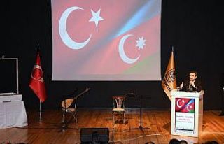 DÜ’de ’ağlayan karanfiller Azerbaycan’ programı