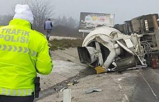 Edirne’de beton mikser yan yattı: 1 yaralı